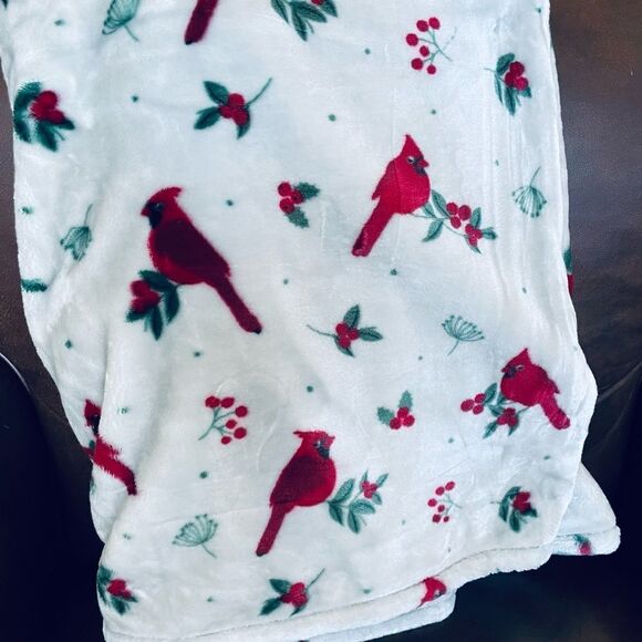 Red Cardinal Floral Christmas Holiday Plush Throw Blanket - Picture 2 of 4